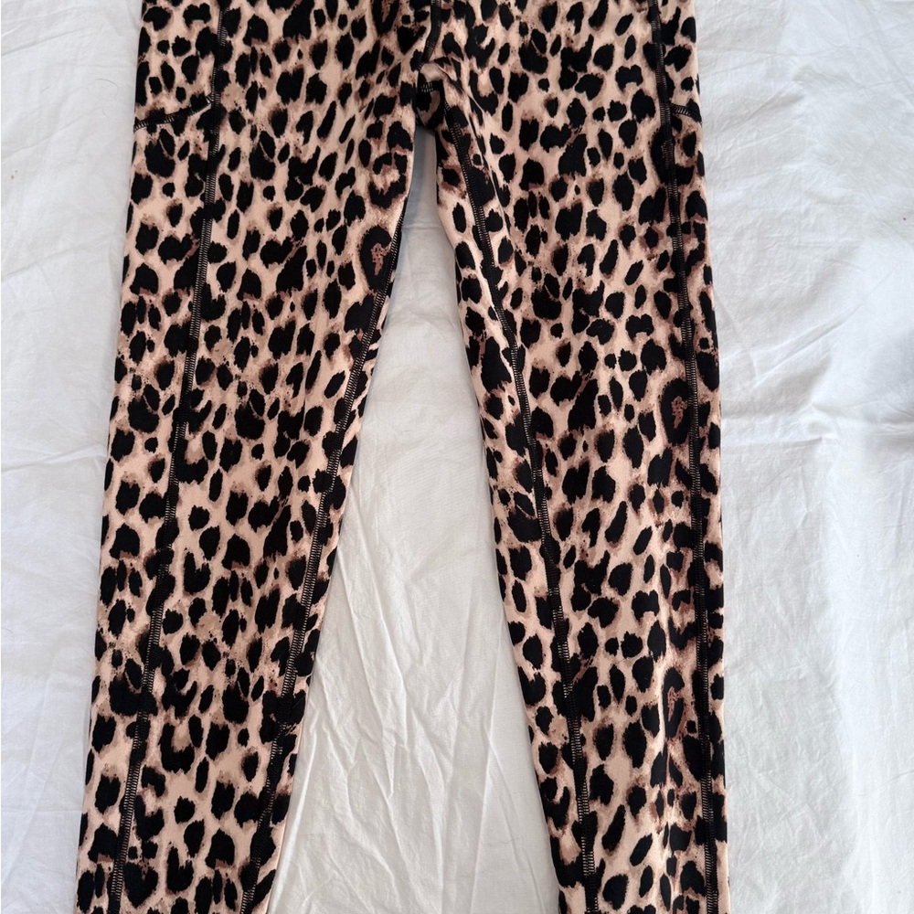 Victoria’s Secret Studio Essentials Leopard Print Sports Bra And Leggings Set View 3